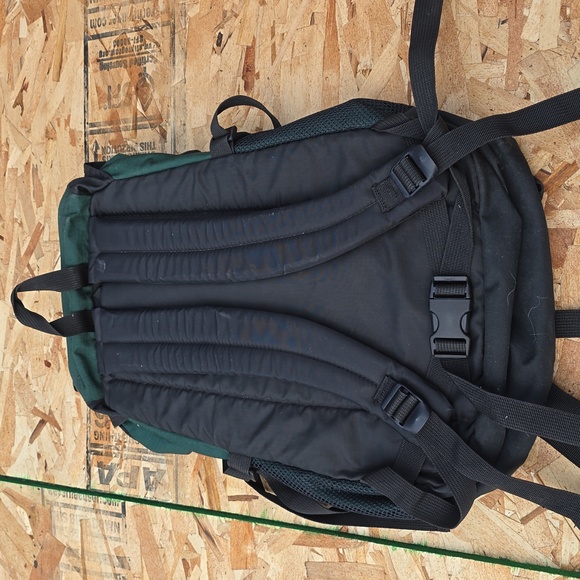 patagonia tres backpack Black Hole Micro MLC 22L seat carry Hokaia Black Leather Backpack Color:001/BLK/Black Pouch